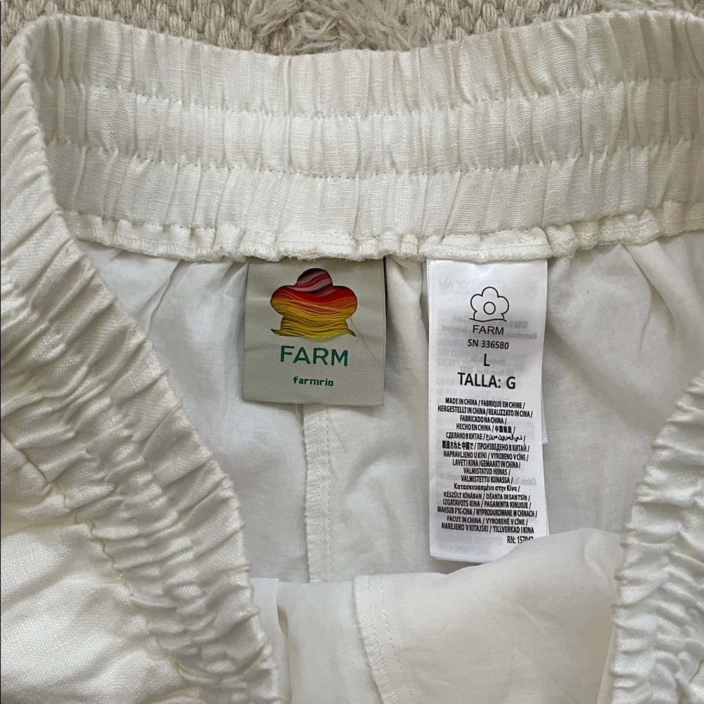 FARM Rio White Eyelet Scalloped Hem Shorts - Picture 4 of 6